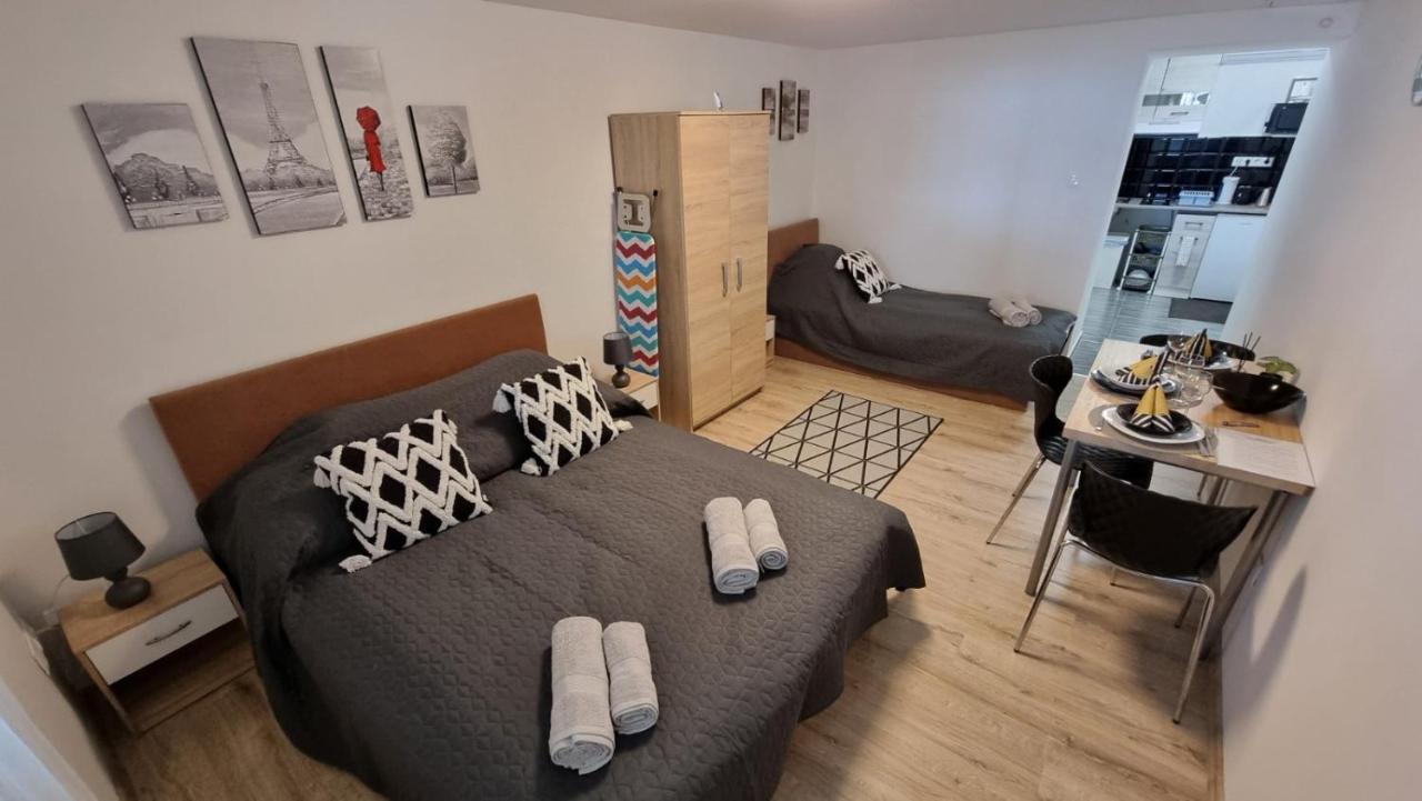 Holiness Apartmanok Szeged Exterior foto